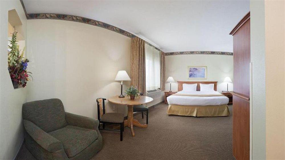 Holiday Inn Express Anchorage, An Ihg Hotel Zewnętrze zdjęcie